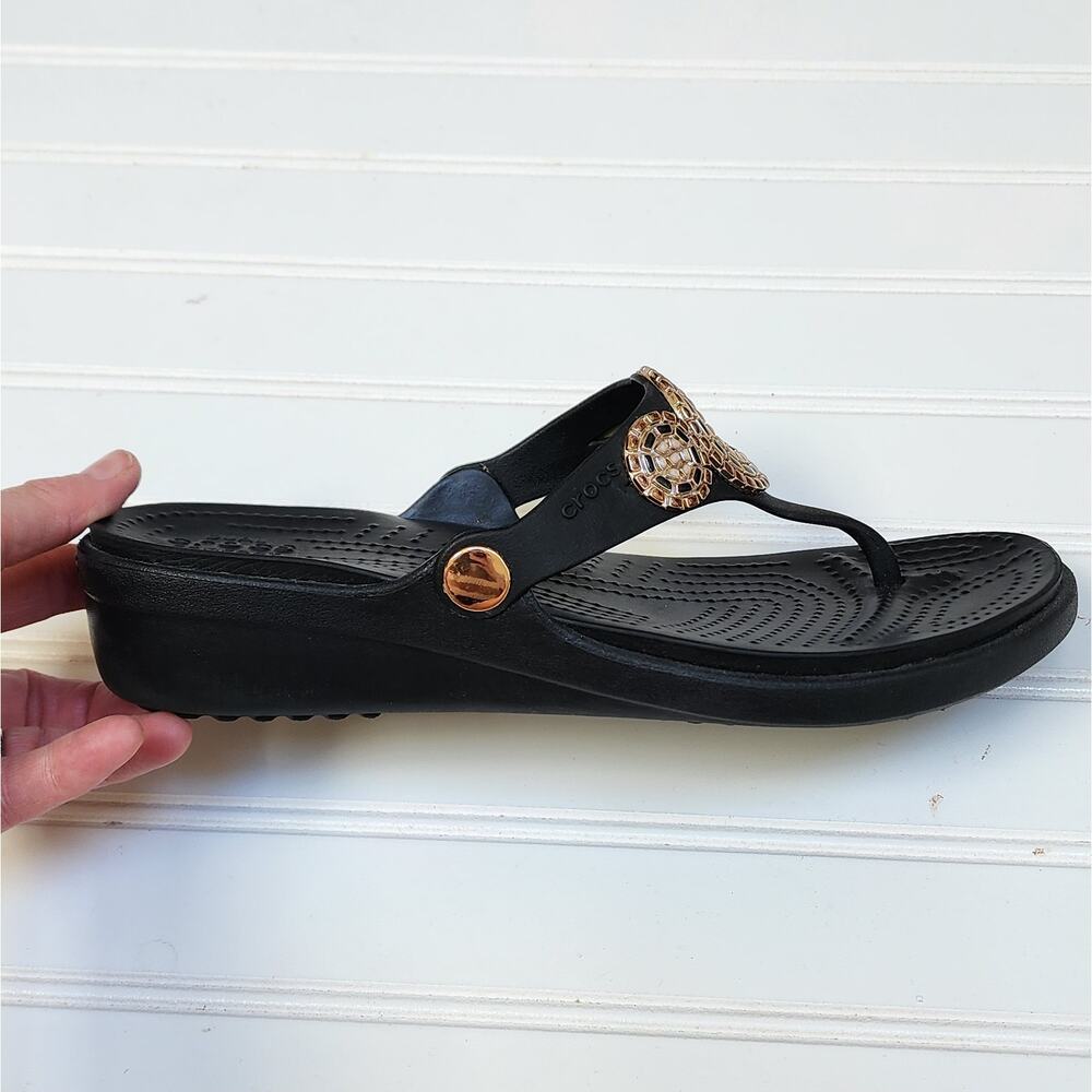 Crocs Women's Sanrah Diamante Wedge Flip Sandals Size 8 Black - Picture 5 of 10